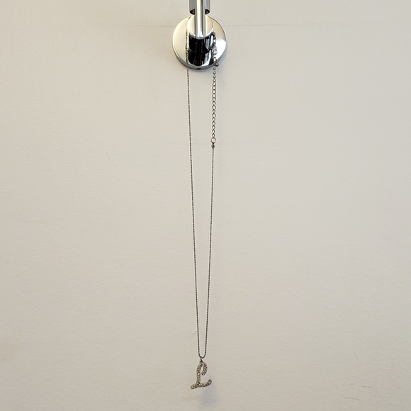 "L" initial rhinestone pendant. NY & Company, EUC - Picture 7 of 11